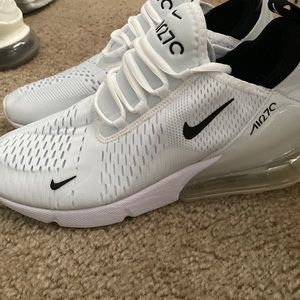 White Nike airmax 270s in brand new condition! Comes with free Nike socks!